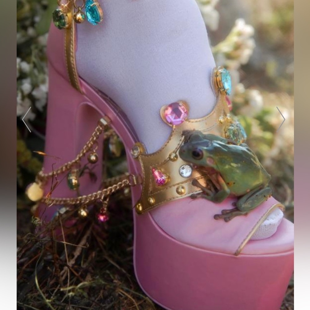 Deadstock Sugar Thrillz x Dolls Kill Crowned Charmer Platform / Size 5